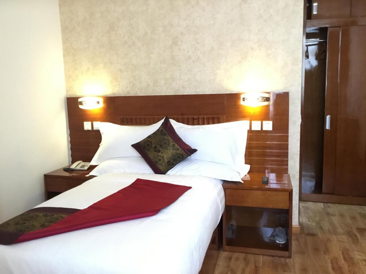 Marcen Addis Hotel Ngoại thất bức ảnh