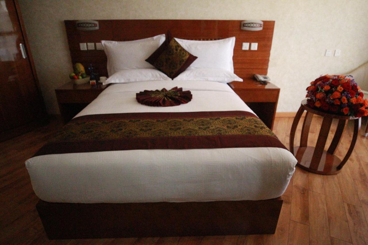 Marcen Addis Hotel Ngoại thất bức ảnh