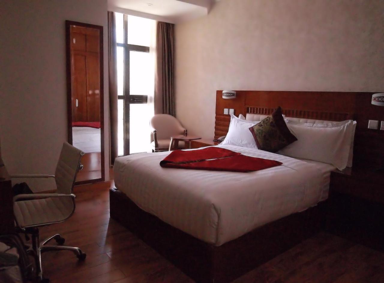 Marcen Addis Hotel Ngoại thất bức ảnh