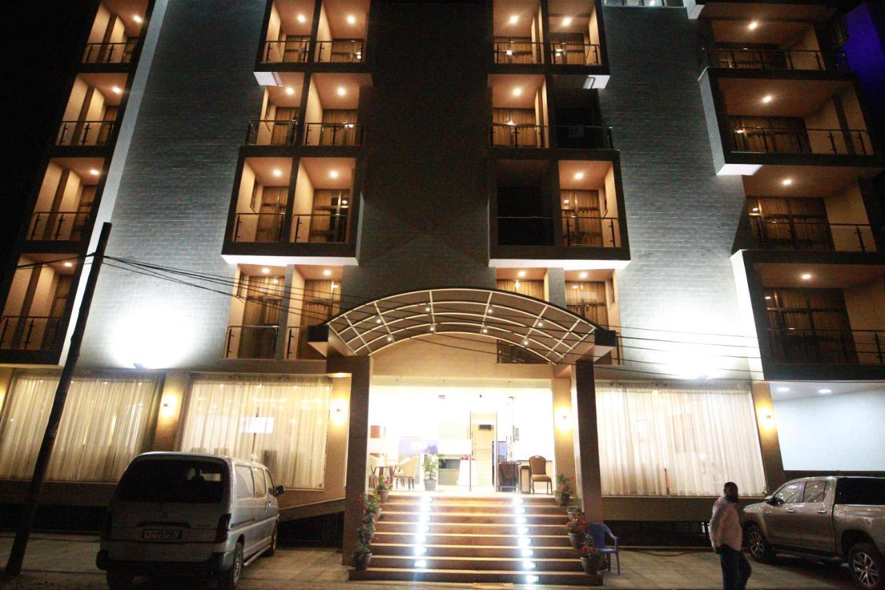 Marcen Addis Hotel Ngoại thất bức ảnh